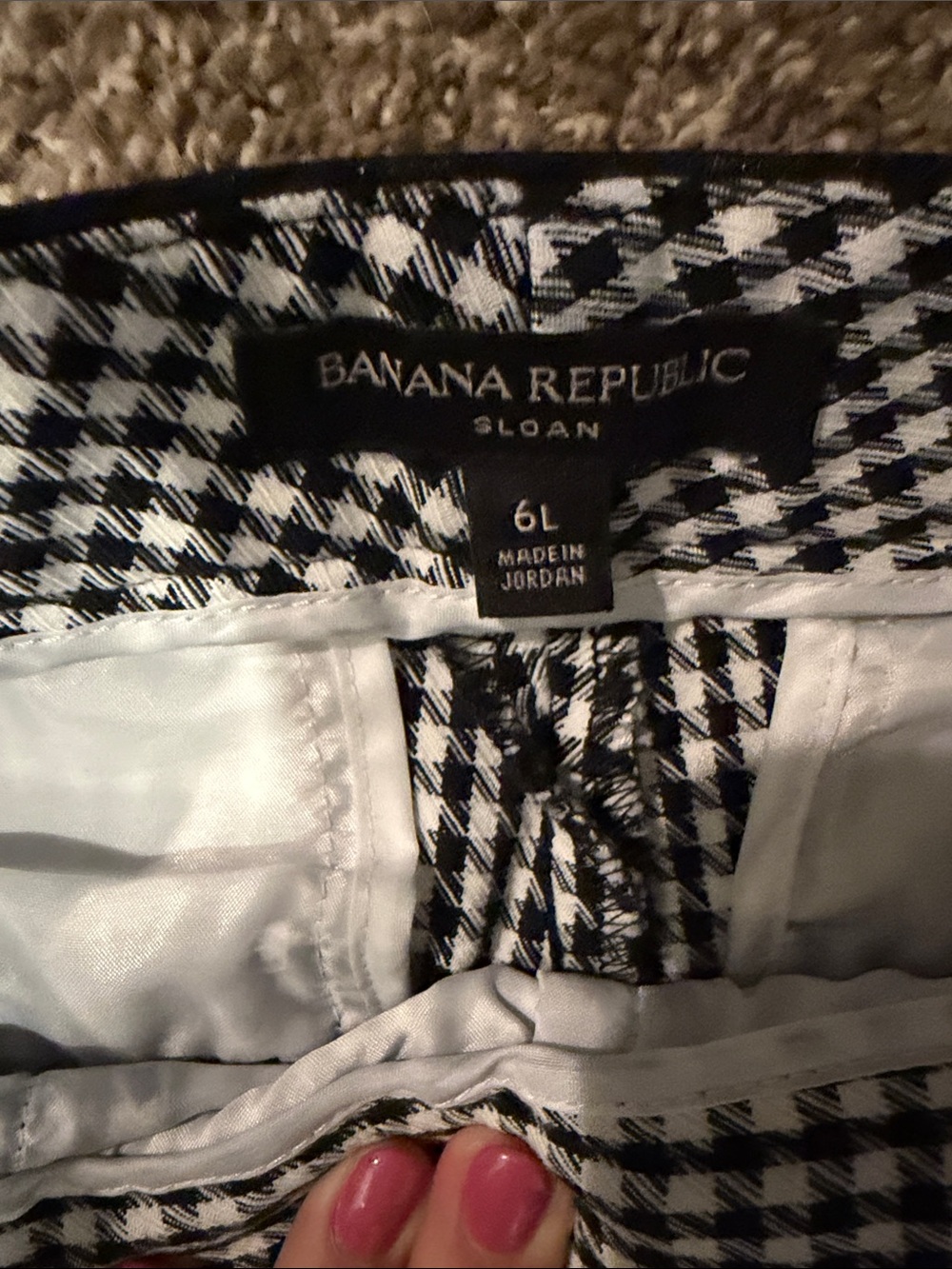 Banana Republic Black and White Houndstooth Ankle Pants - Picture 2 of 4